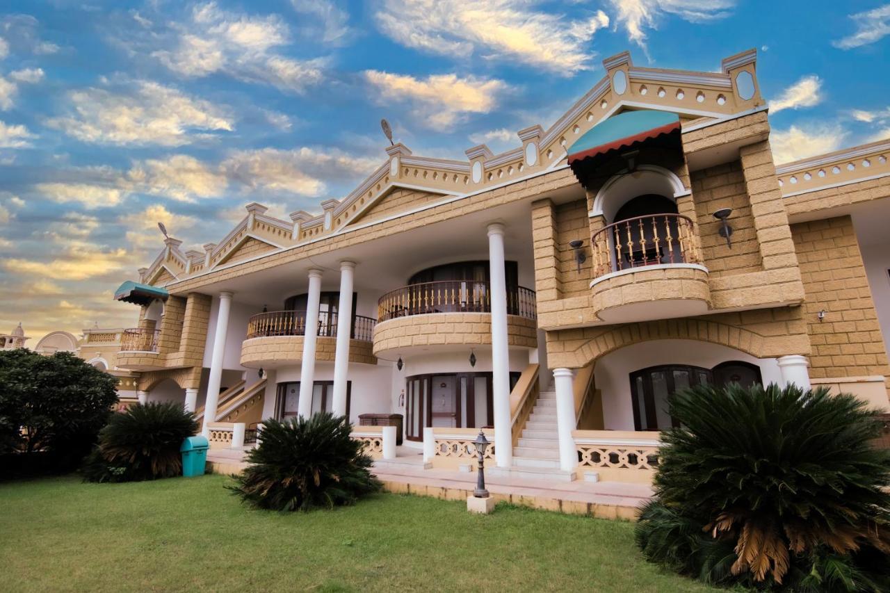 เฮอริเทจ ขีรสราพาเลซ Hotel ราชโกฎิ ภายนอก รูปภาพ