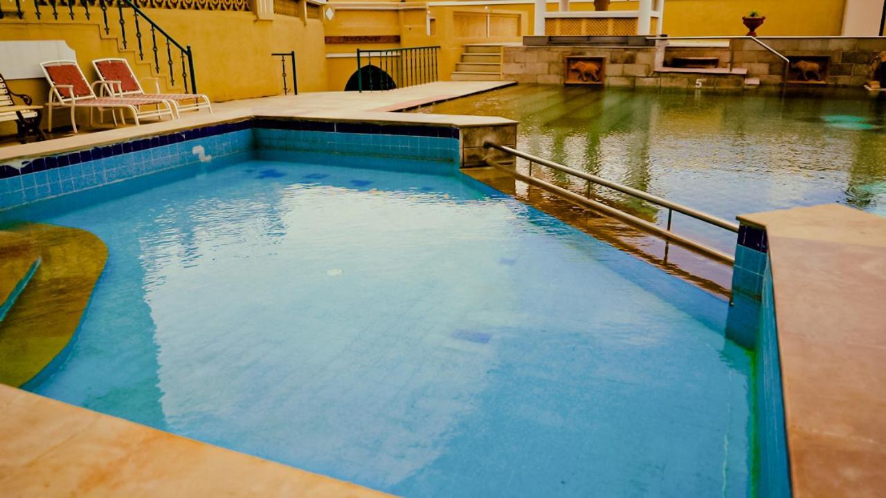เฮอริเทจ ขีรสราพาเลซ Hotel ราชโกฎิ ภายนอก รูปภาพ