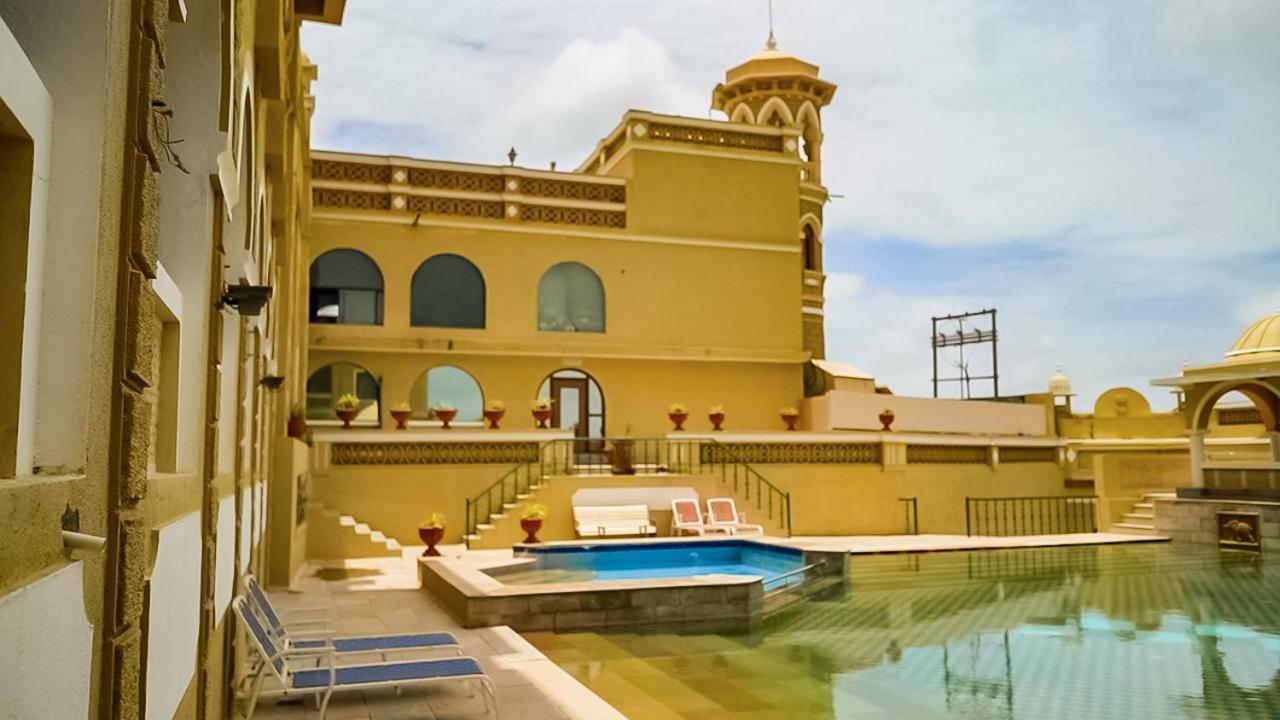 เฮอริเทจ ขีรสราพาเลซ Hotel ราชโกฎิ ภายนอก รูปภาพ