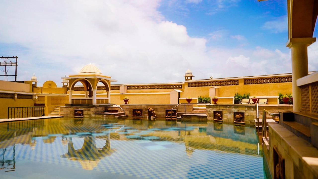 เฮอริเทจ ขีรสราพาเลซ Hotel ราชโกฎิ ภายนอก รูปภาพ