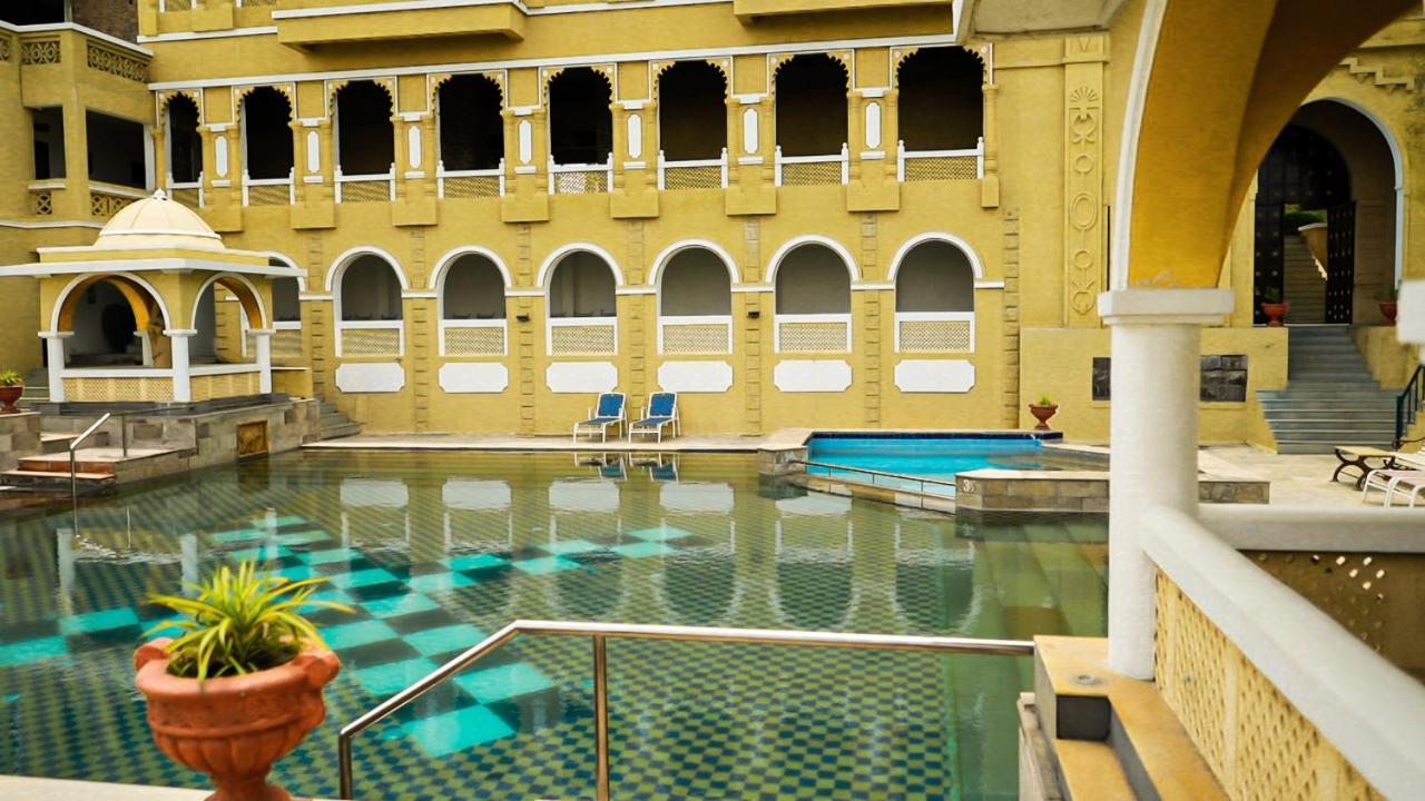 เฮอริเทจ ขีรสราพาเลซ Hotel ราชโกฎิ ภายนอก รูปภาพ